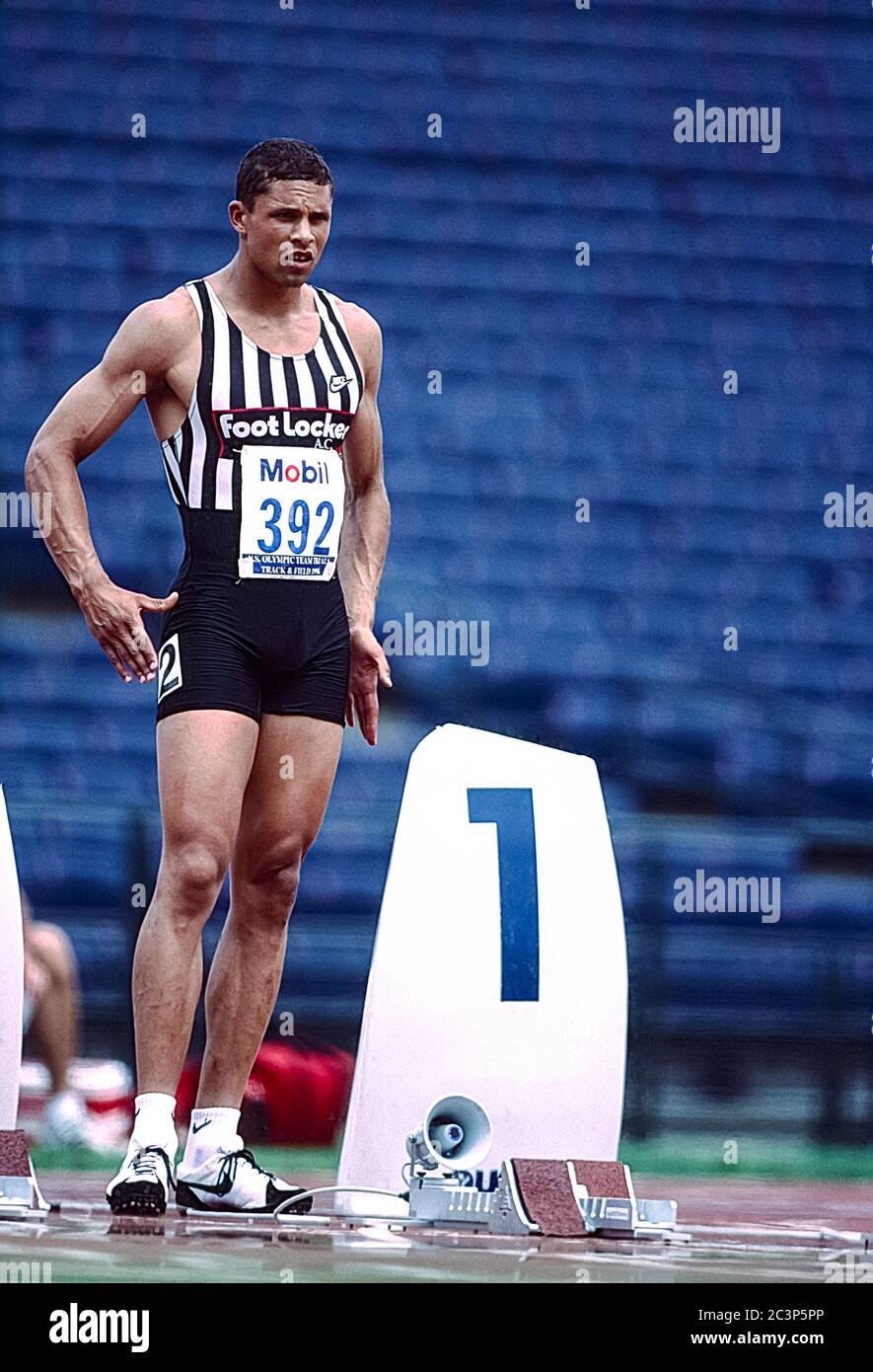 DaN O'Brien (USA) en compétition pour le décathlon lors des épreuves de terrain et d'athlétisme des États-Unis en 1996 Banque D'Images