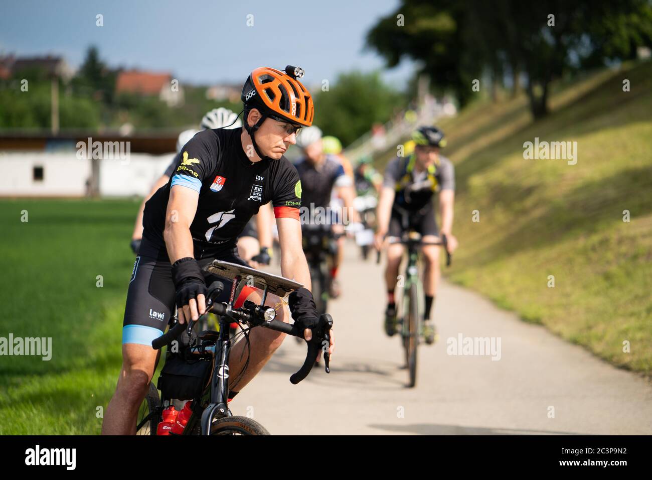 Course de vélo de loisirs par temps ensoleillé Banque D'Images