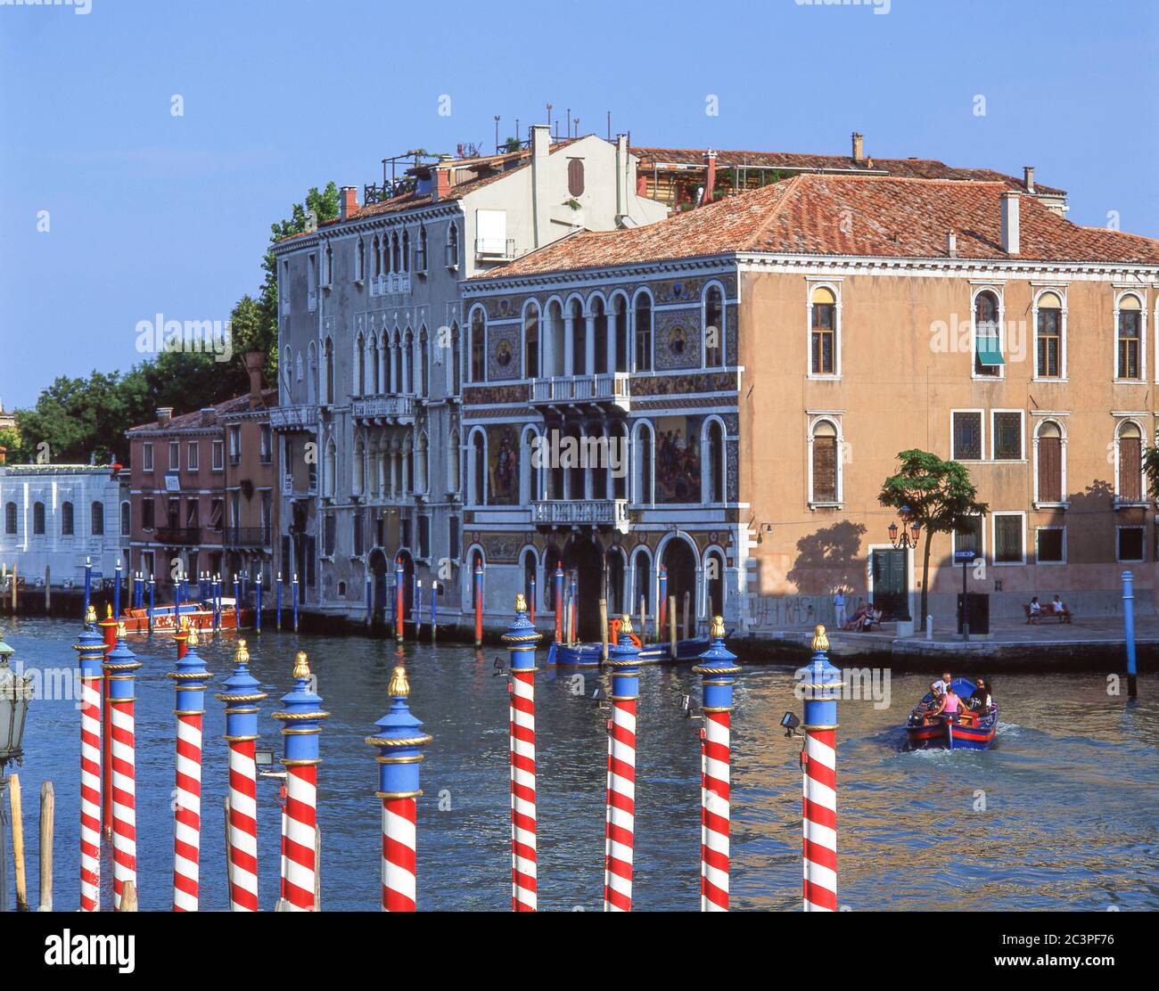 Grand Canal de Ponte dell'Accademia, Venise (Venise), région de Vénétie, Italie Banque D'Images