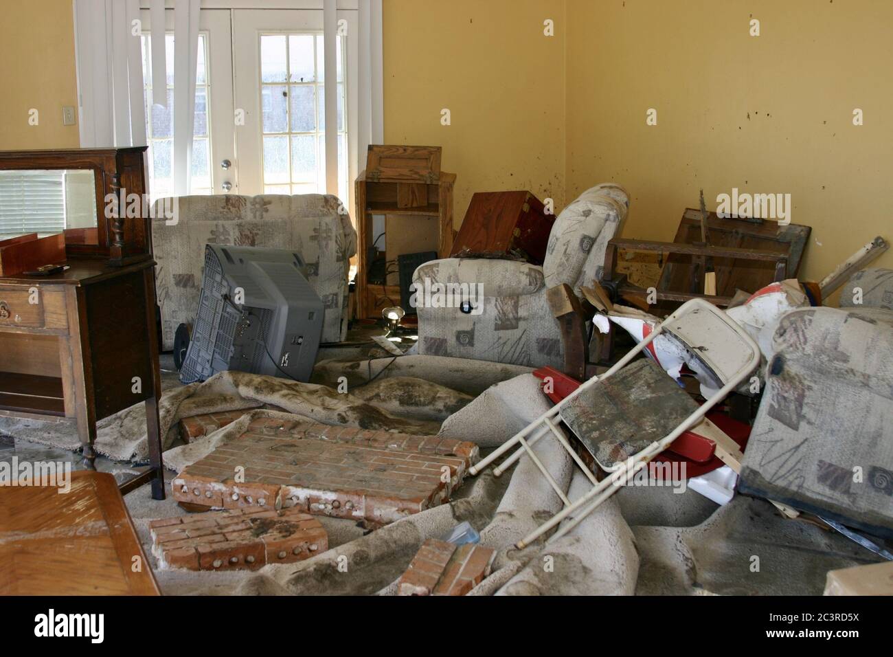 BILOXI, ÉTATS-UNIS - 08 septembre 2005 : mobilier de maison endommagé par l'ouragan Katrina. Banque D'Images