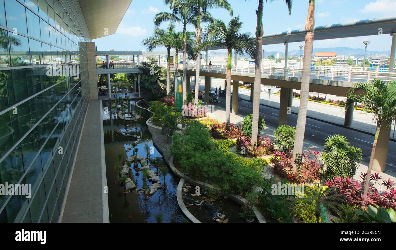 Guayaquil, Guayas / Equateur - septembre 4 2016: Vue extérieure de l'aéroport moderne José Joaquin de Olmedo dans la ville de Guayaquil Banque D'Images