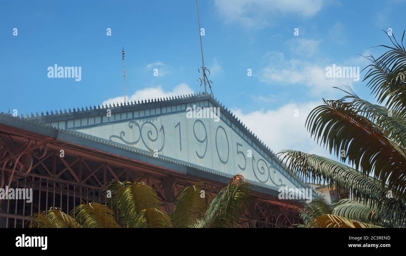 Guayaquil, Guayas / Equateur - septembre 4 2016: Détail de la décoration à l'extérieur de la construction de l'ancien marché central de la ville de Guayaquil Banque D'Images