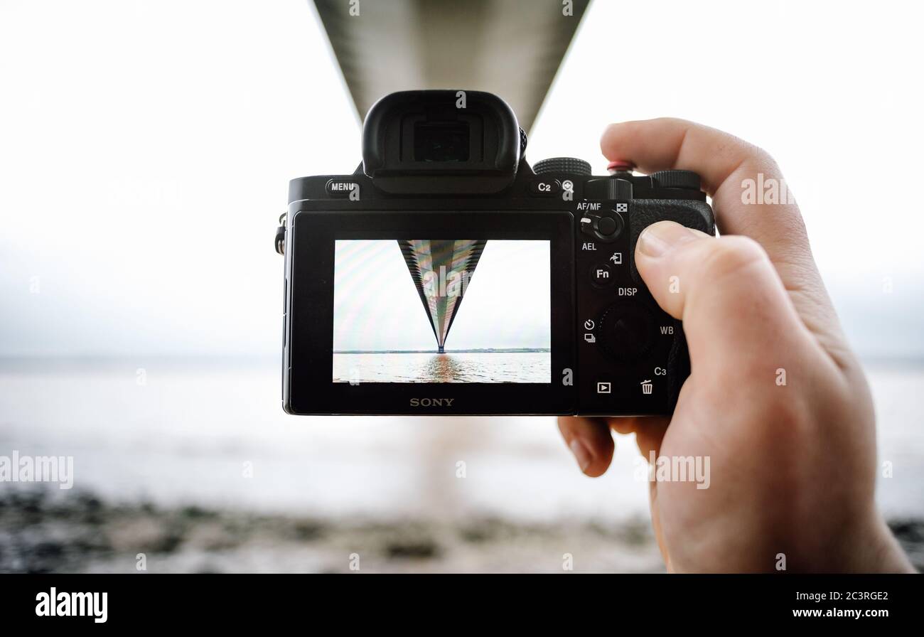 HESSLE, ROYAUME-UNI - 24 janvier 2016 : prendre une photo du pont Humber avec un appareil photo sans miroir sony. Banque D'Images