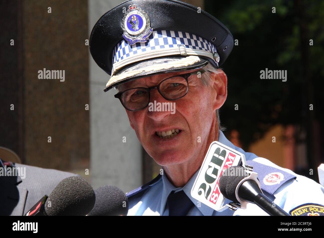 Le commissaire adjoint Mark Murdoch informe les médias et répond aux questions concernant l'incident impliquant un homme dans une voiture blanche garée à l'extérieur de la Pa de Nouvelle-Galles du Sud Banque D'Images