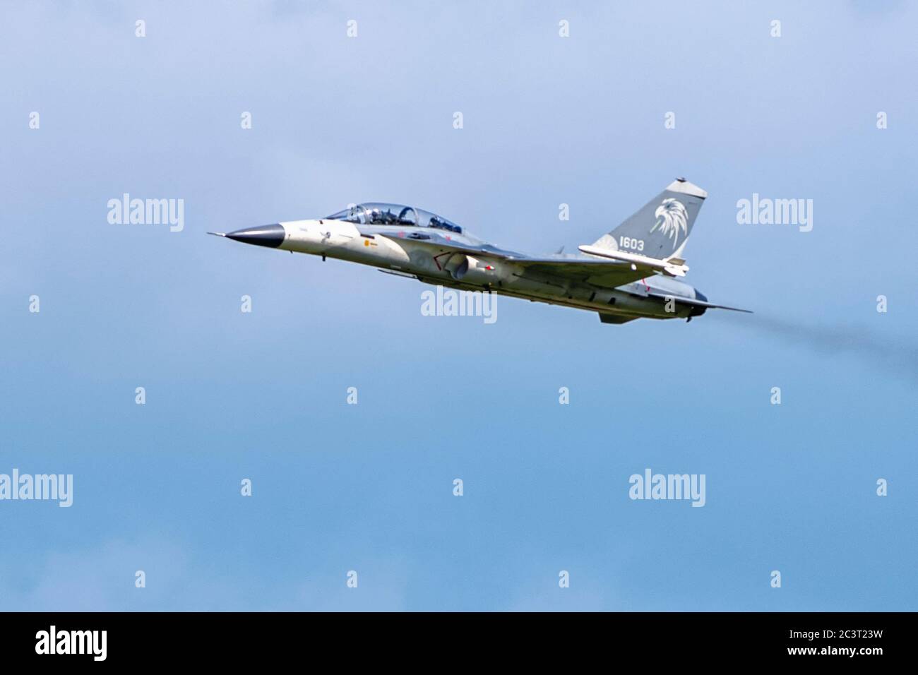 Taichung, Taïwan, 22 juin 2020. Taiwan lance depuis sa base aérienne de Ching Chuan Kang le Brave Eagle, le premier entraîneur de jet avancé indigène de Taïwan. Banque D'Images