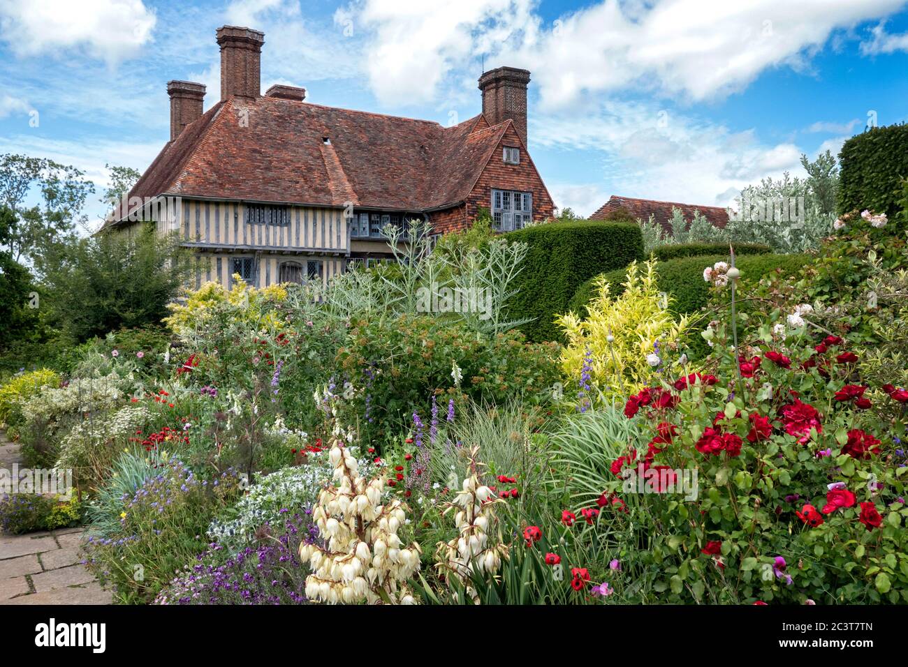 Long bord à la maison de Great Dixter et jardins Northiam East Sussex Royaume-Uni Banque D'Images