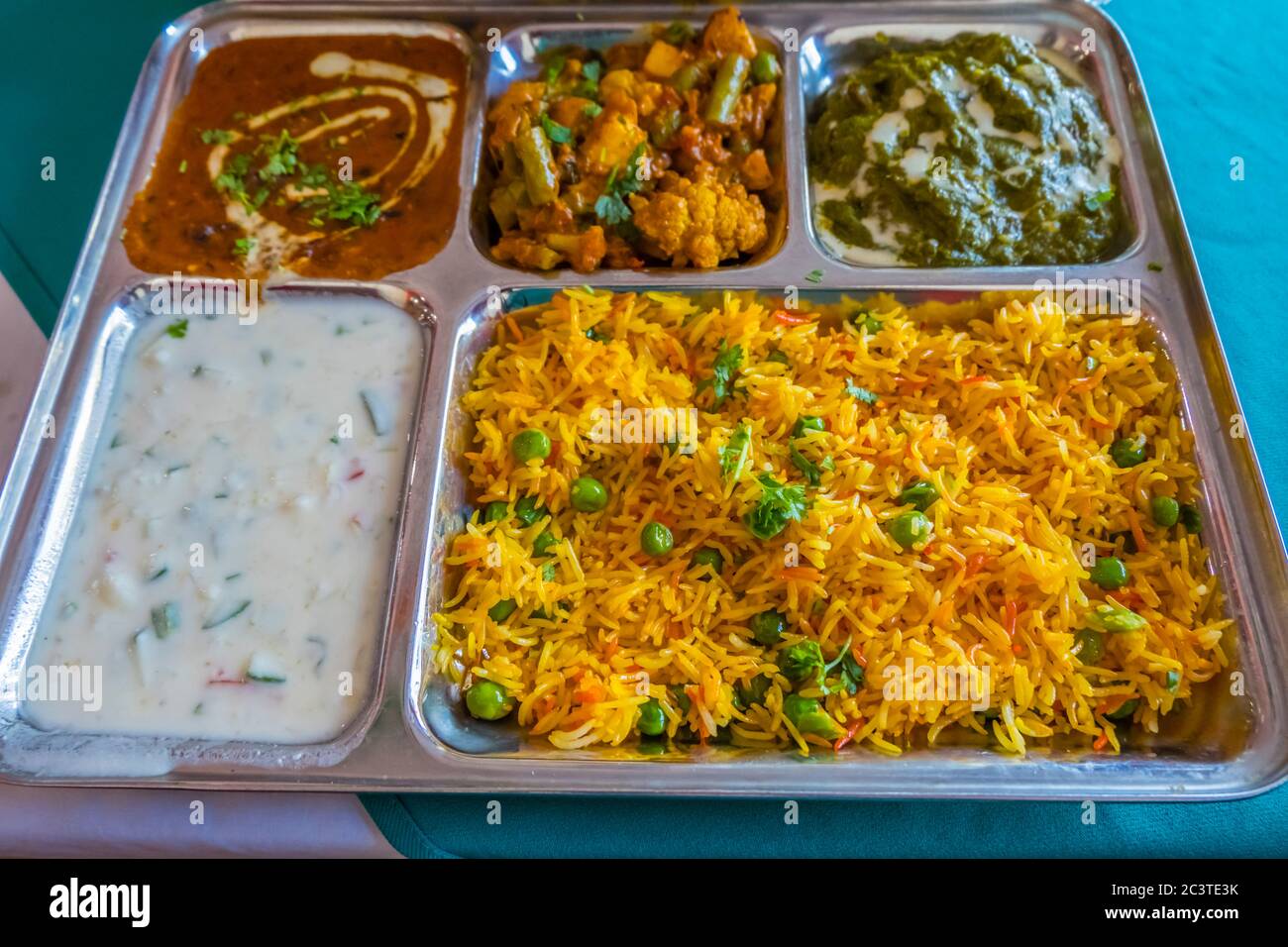 Set végétarien thali, restaurant indien d'Omar, Beach Road, Nha Trang, Vietnam, Asie Banque D'Images