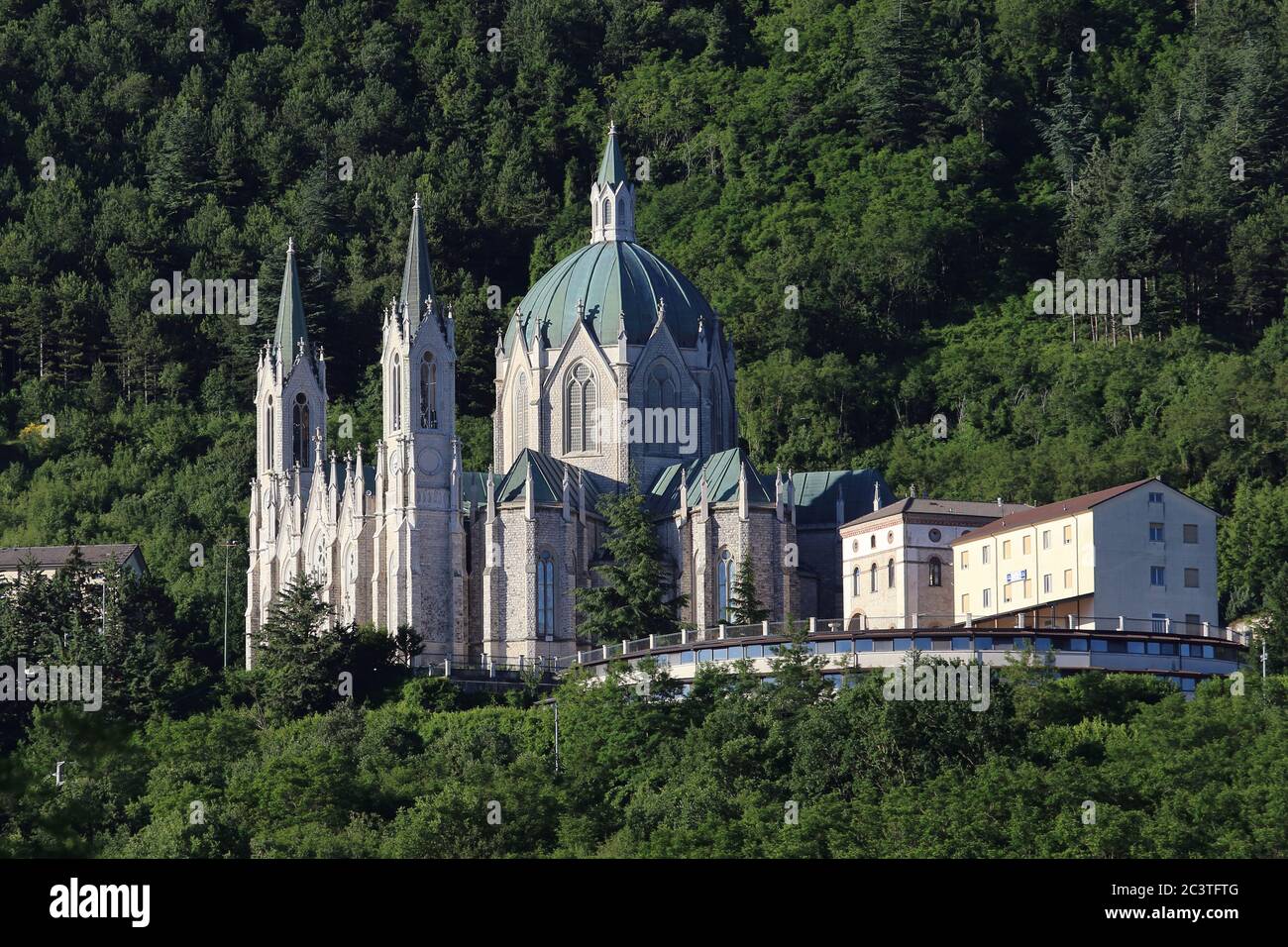 Castelpetroso, Italia - 22 giugno 2020: La Basilica santuario di Maria Santissima Addolorata Banque D'Images