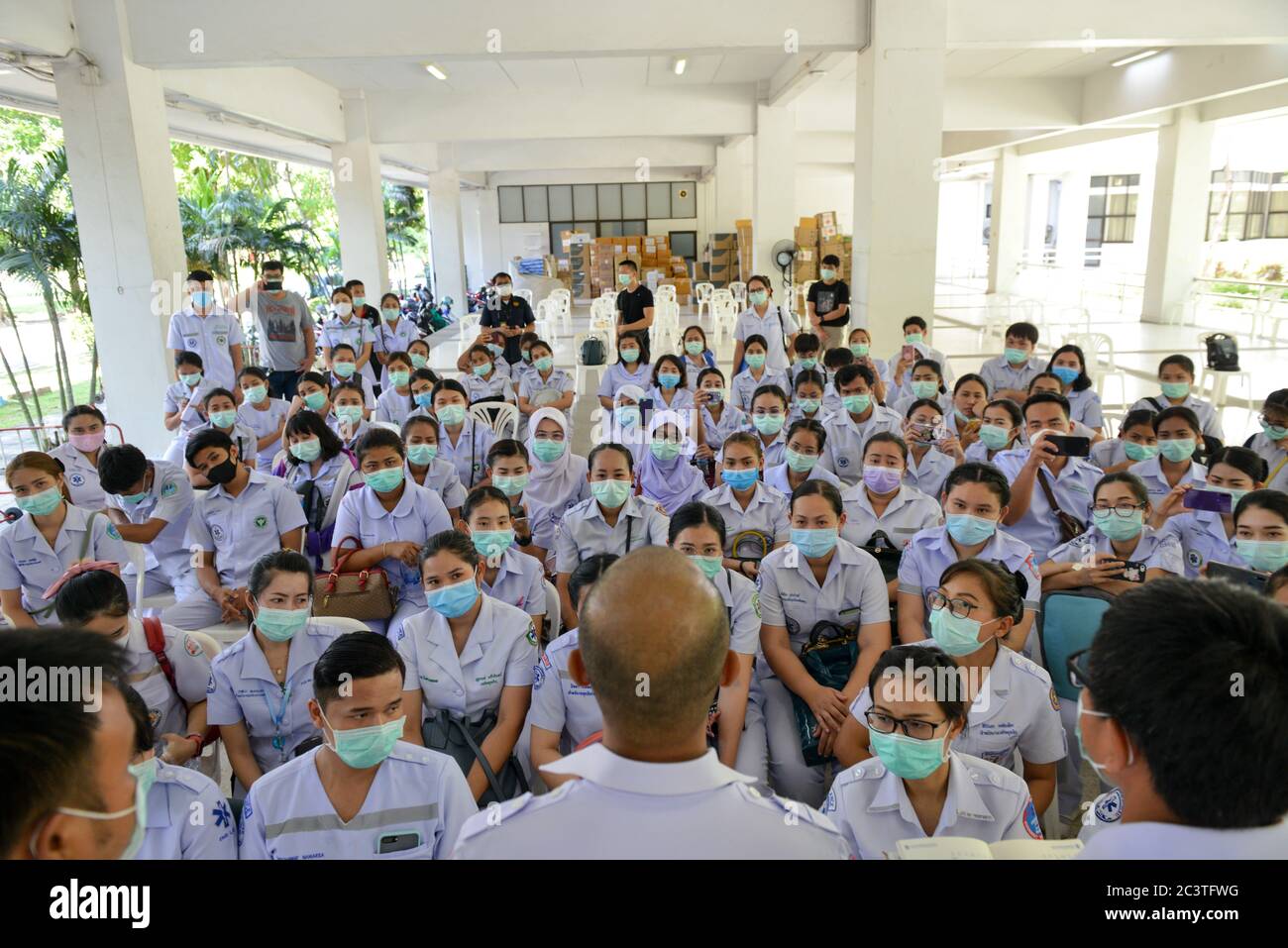 Nonthaburi, Thaïlande. 22 juin 2020. Thai Emergency Medical Technician Intermediate Group Chunum au ministère de la Santé publique, Nonthaburi demande à être un fonctionnaire du gouvernement. (Photo de Teera Noisakran/Pacific Press) crédit: Pacific Press Agency/Alay Live News Banque D'Images