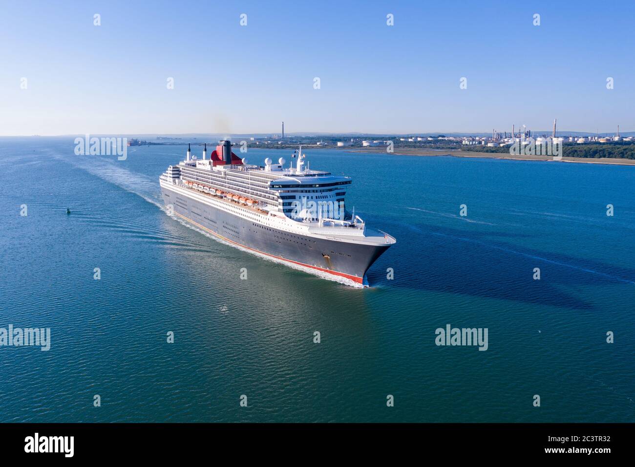 Photo aérienne de la reine Mary 2, paquebot transatlantique Banque D'Images