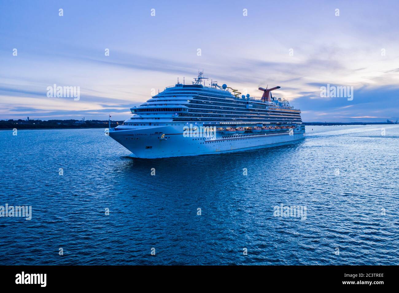 Photo aérienne du navire de croisière Carnival Breeze croisière Carnival Cruise Banque D'Images