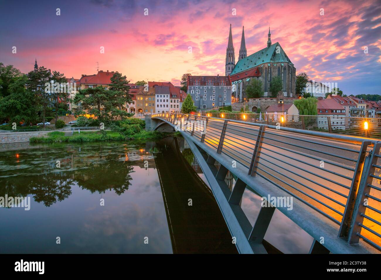 Gorlitz, Allemagne. Image de paysage urbain du centre-ville historique de Gorlitz, Allemagne, au coucher du soleil spectaculaire. Banque D'Images