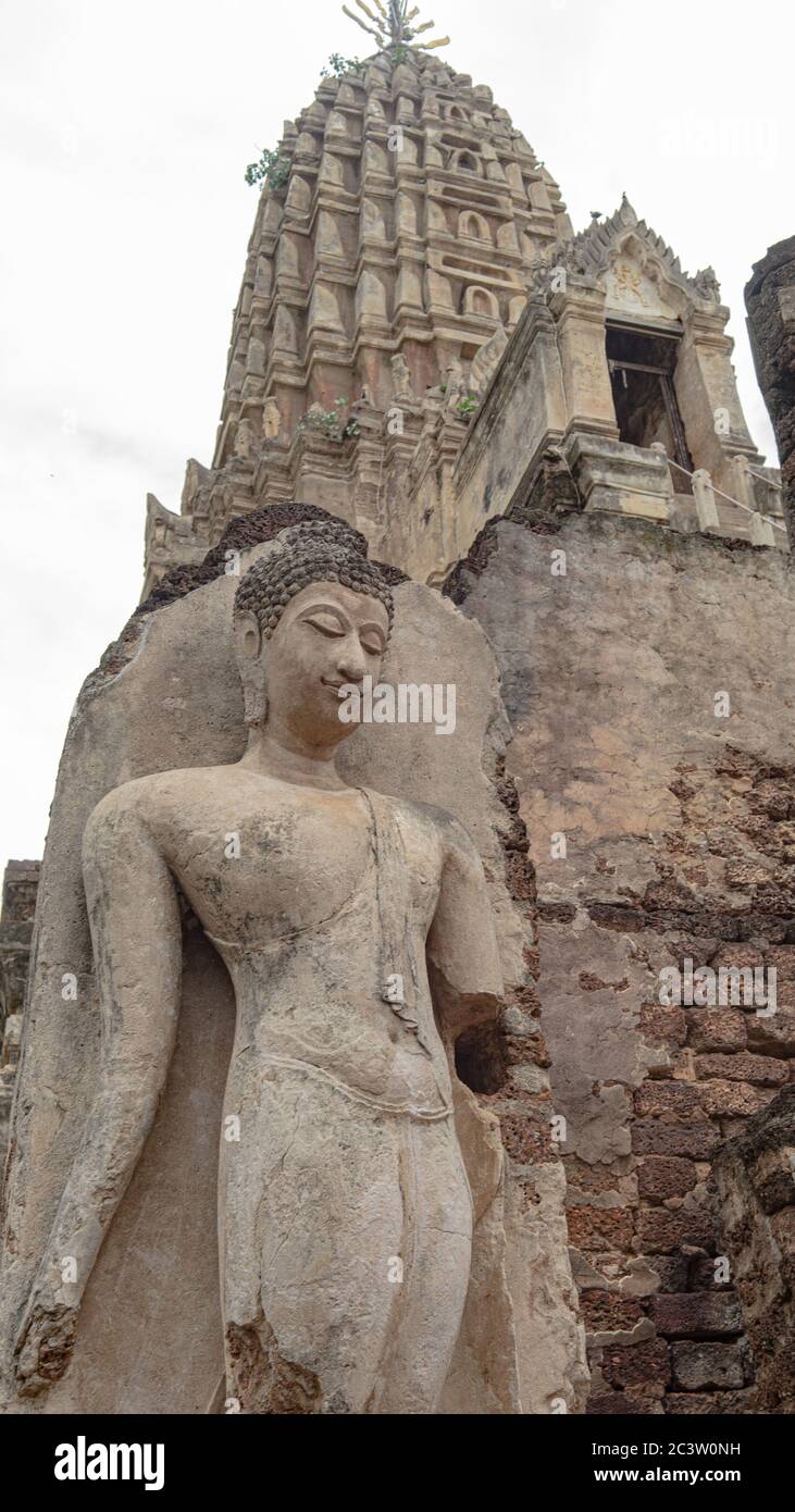 Statue de bouddha et pagode, Sukhothai Thaïlande Banque D'Images