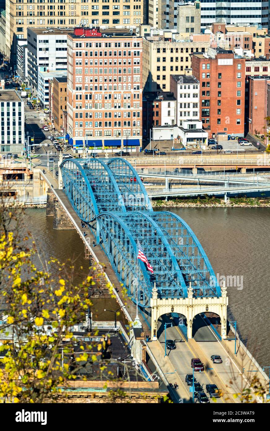 Pont de la rue Smithfield, de l'autre côté de la rivière Monongahela, à Pittsburgh, en Pennsylvanie Banque D'Images