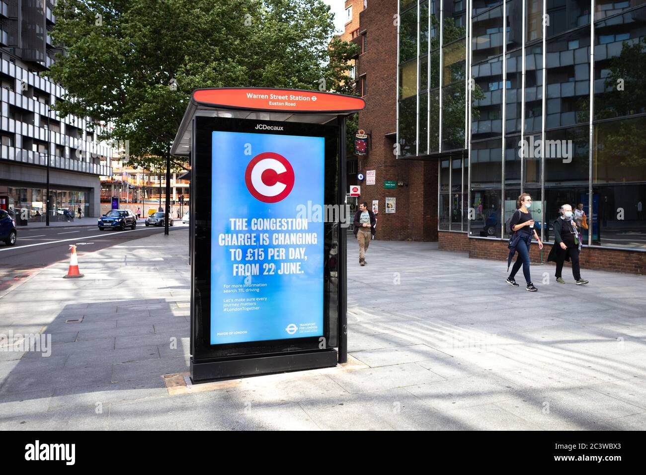 Une publicité numérique sur le changement de tarification des frais de congestion pendant l'épidémie de COVID-19. Londres, Royaume-Uni. Juin 2020 Banque D'Images