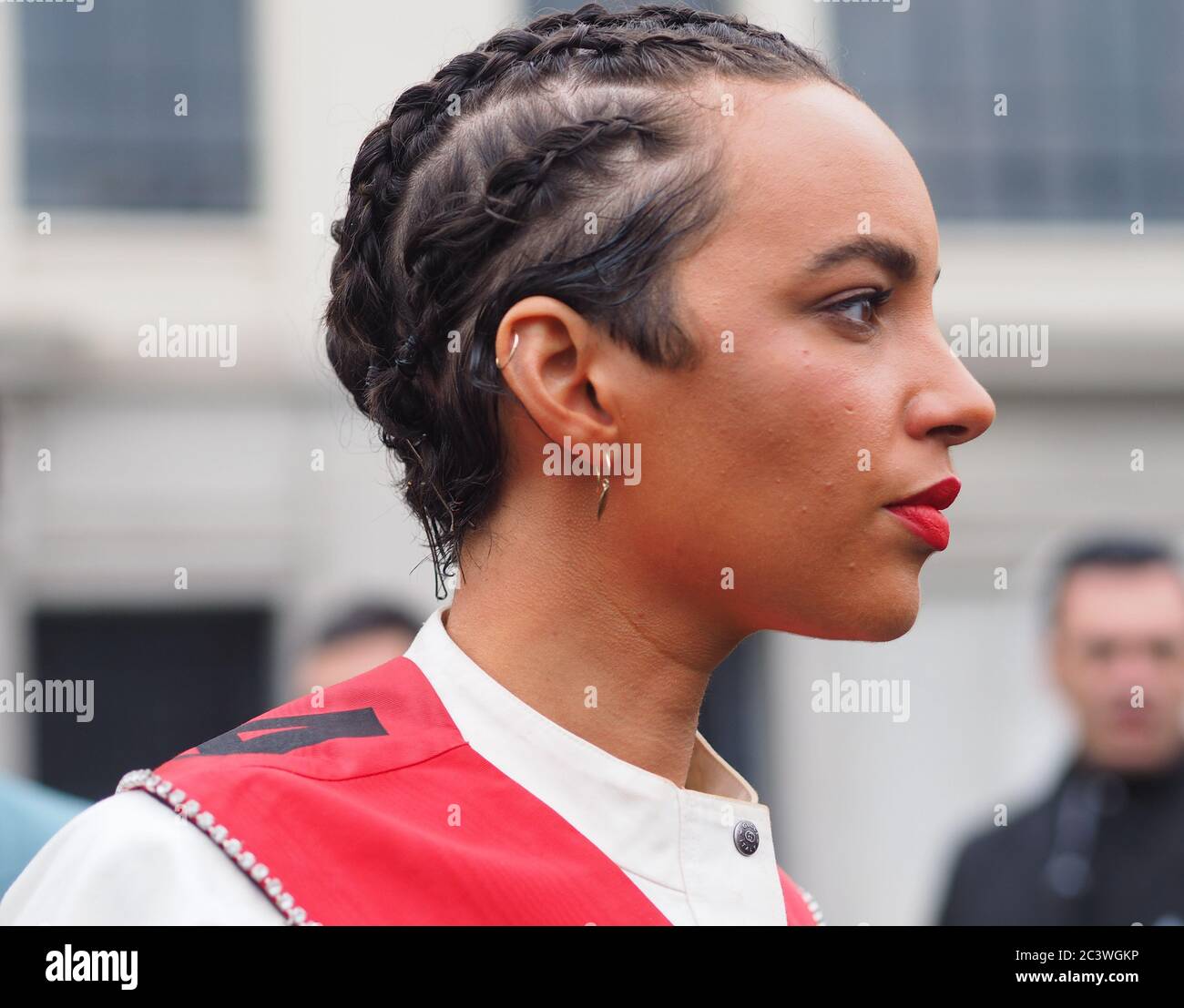 Milan, Italie, 14 janvier 2020: La tenue de rue de blogueur de mode après le défilé de mode Gucci pendant la semaine de la mode de Milan 2020 Banque D'Images