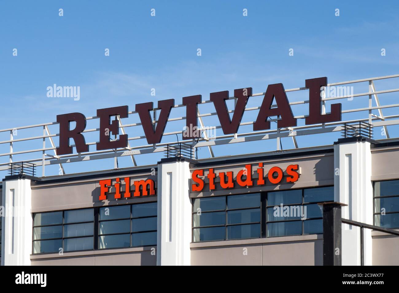 Toronto Canada, le 14 juin 2020; le panneau sur le principal édifice de la scène sonore de Revival film Studios, sur Eastern Avenue, à Toronto Banque D'Images