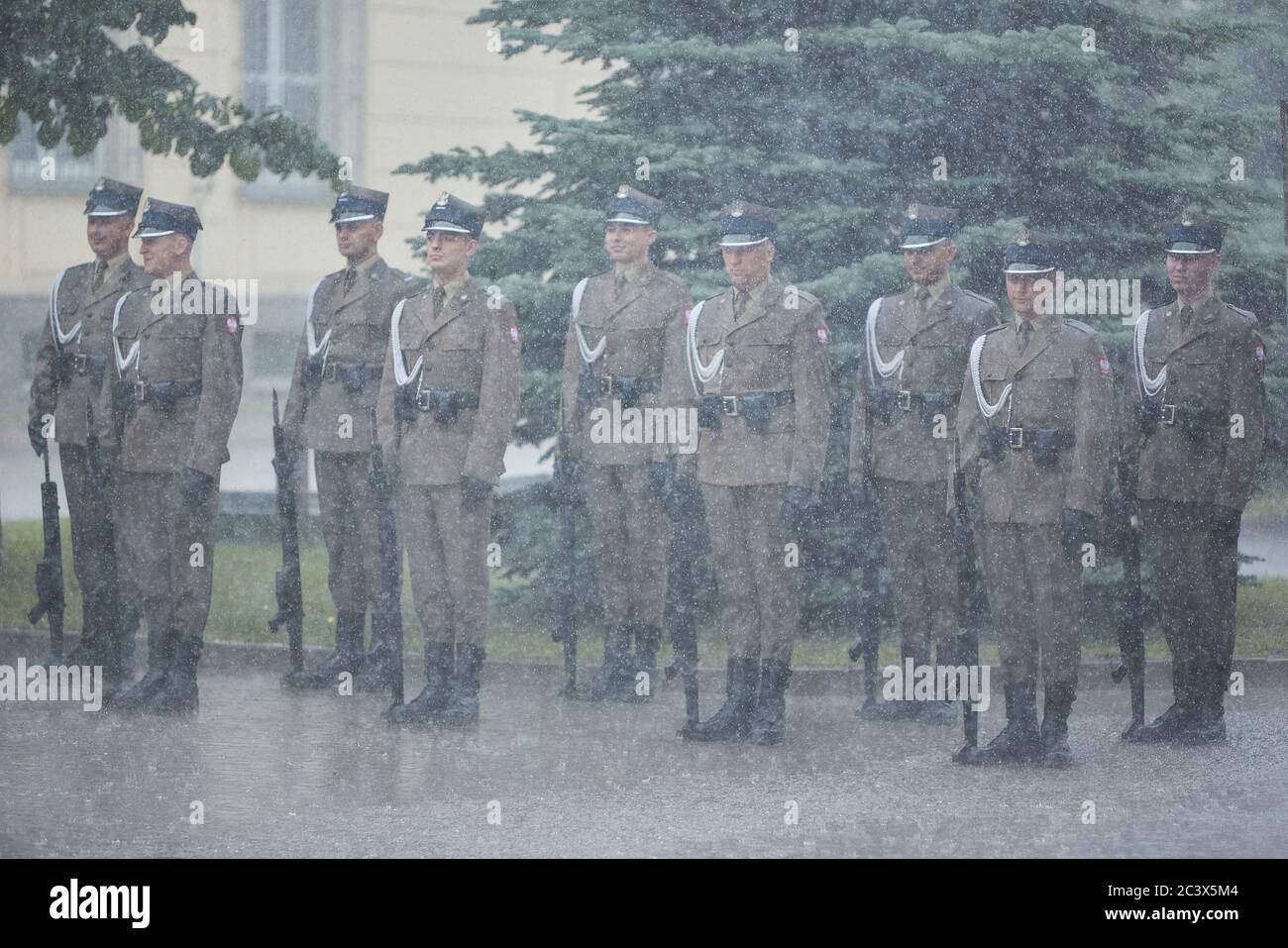 Varsovie, Mazovie, Pologne. 22 juin 2020. Général RAJMUND TOMASZ ANDRZEJCZAK le Chef d'état-major général de l'armée polonaise a accueilli le général JORG VOLLLMER, commandant du Commandement allié des Forces combinées à Brunssum (Commandement de la Force interarmées alliée - JFC).dans la photo: Credit: Hubert Mathis/ZUMA Wire/Alay Live News Banque D'Images