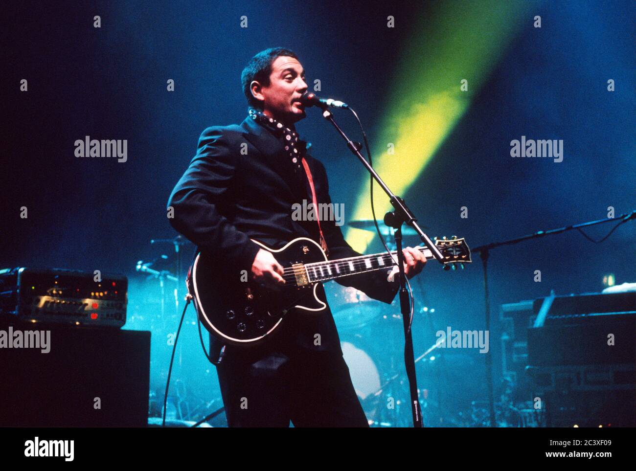 Amusez-vous avec des criminels qui jouent à la Brixton Academy octobre 1999. Brixton, Londres, Angleterre, Royaume-Uni. Banque D'Images