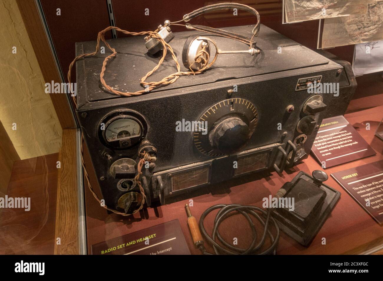 Un Kit Radio Et Un Casque De La Deuxi me Guerre Mondiale fabriqu s Par 