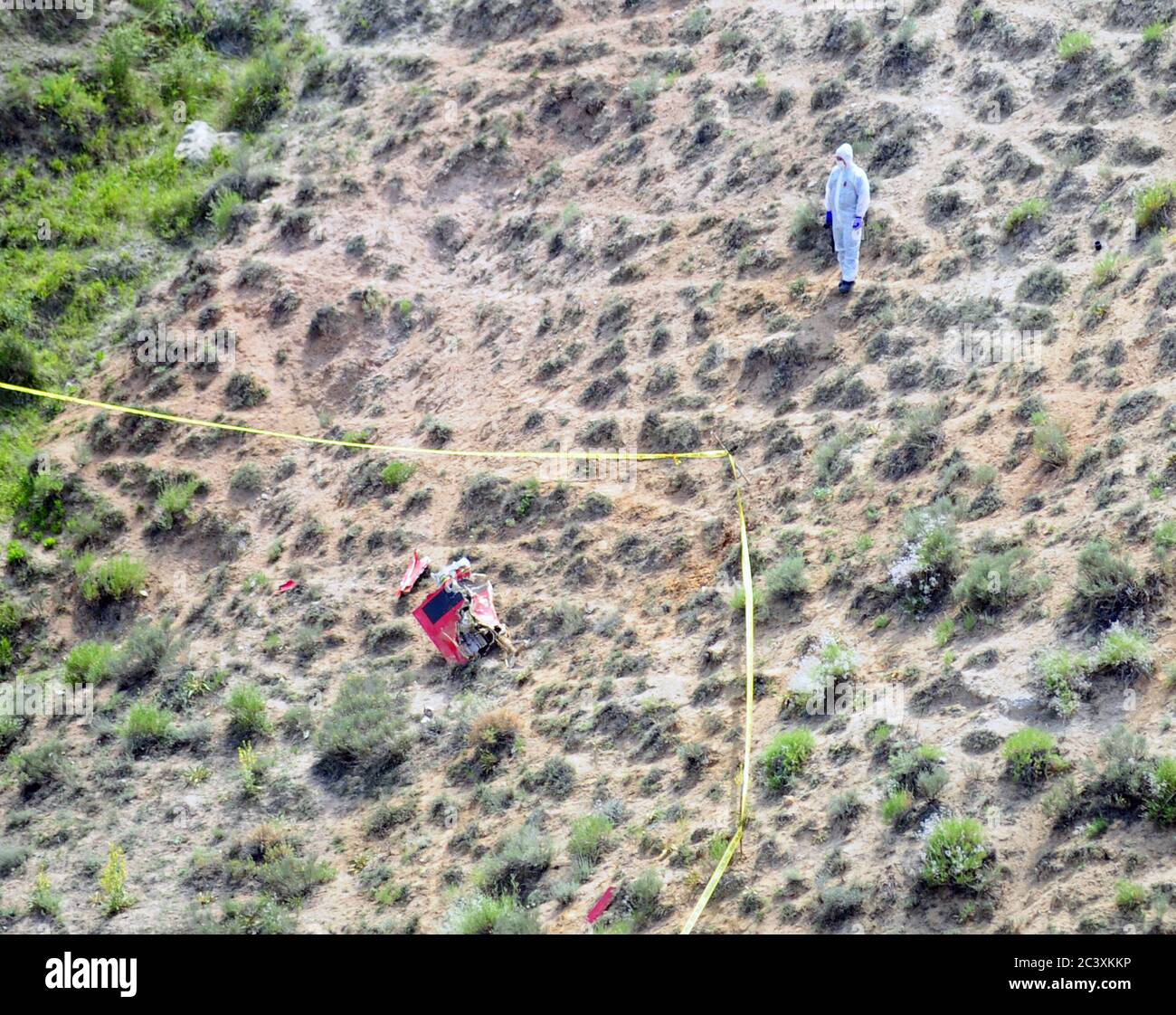 Ankara. 22 juin 2020. La photo prise le 22 juin 2020 montre le lieu d'un accident d'avion d'entraînement à Ankara, Turquie. Un avion d'entraînement s'est écrasé lundi à Ankara, a rapporté l'agence semi-officielle Anadolu. Deux pilotes à bord ont survécu, selon Turkish Aerospace Industries. Crédit: Xinhua/Alay Live News Banque D'Images