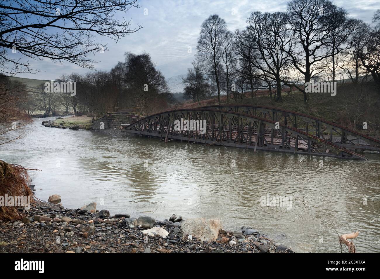 Pont effondré sur la rivière Greta après la tempête a frappé en 2015, Desmond Cumbria Banque D'Images