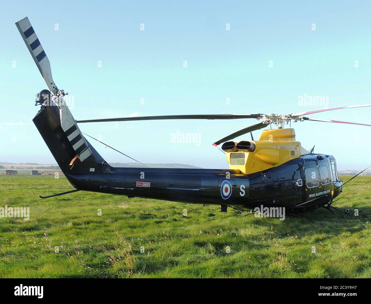 ZJ234, un Bell Griffin HT1 exploité par l'École de vol d'hélicoptères de défense (DHFS), exposé statique à la RAF Leuchars en 2012. Banque D'Images