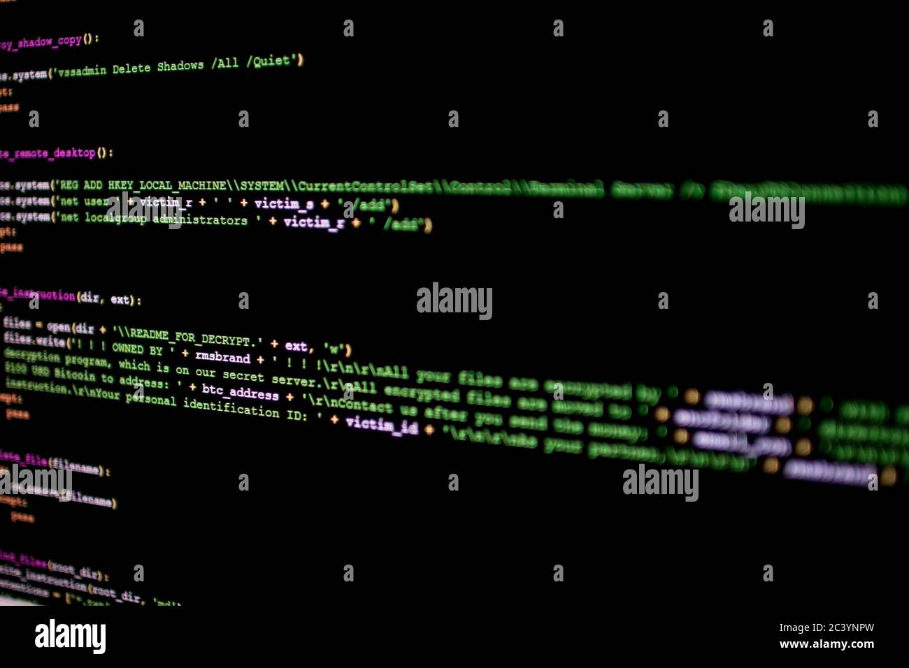 Code source ransomware. Code source de script malveillant qui crypte les fichiers sur le pc de la victime. Lignes de code de logiciels importants pour la cybersécurité Banque D'Images