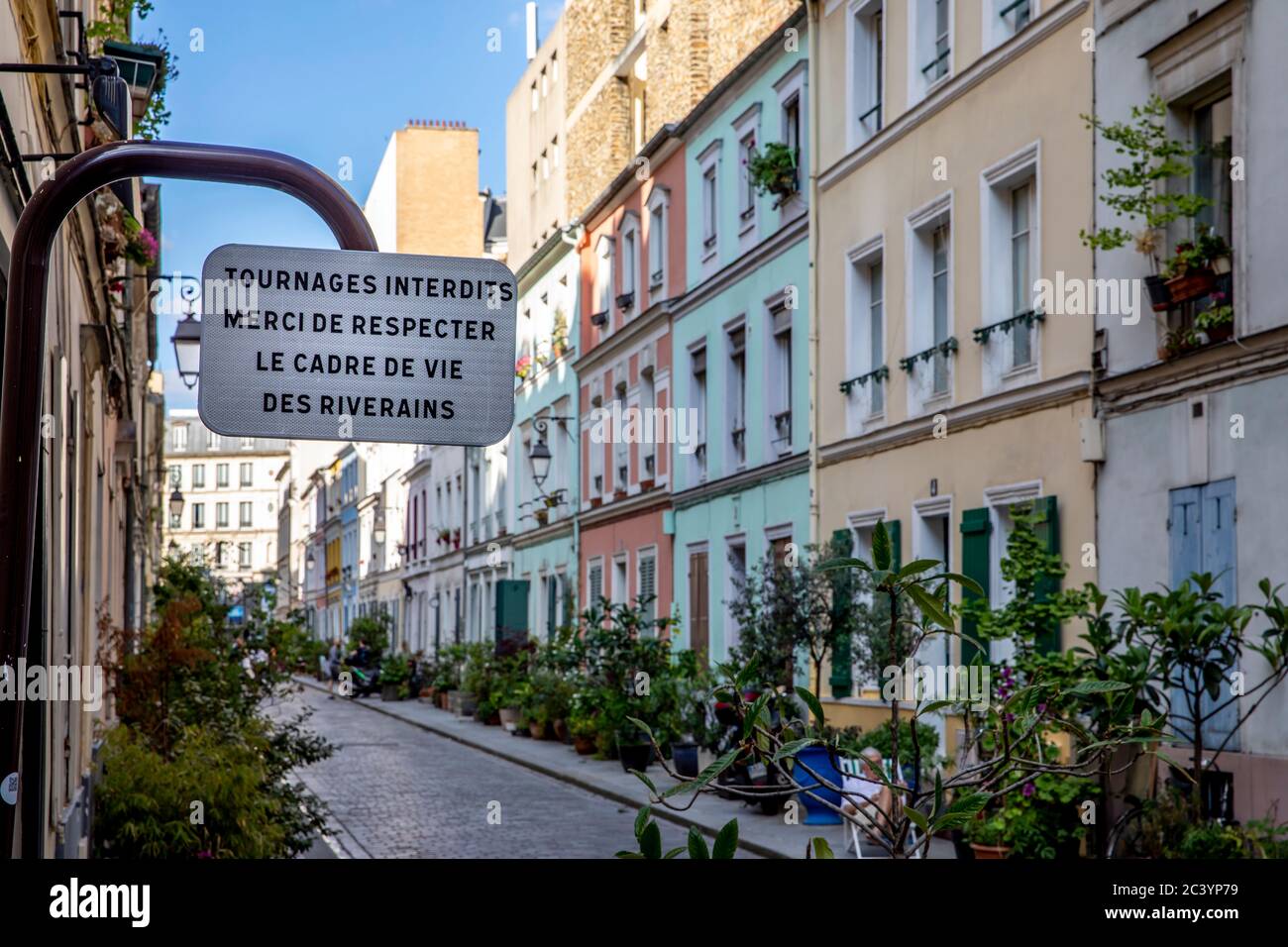 Rue Crémieux, Paris, France - 19 mai 2020 : la rue Crémieux dans le 12ème arrondissement est l'une des plus jolies rues résidentielles de Paris. Banque D'Images