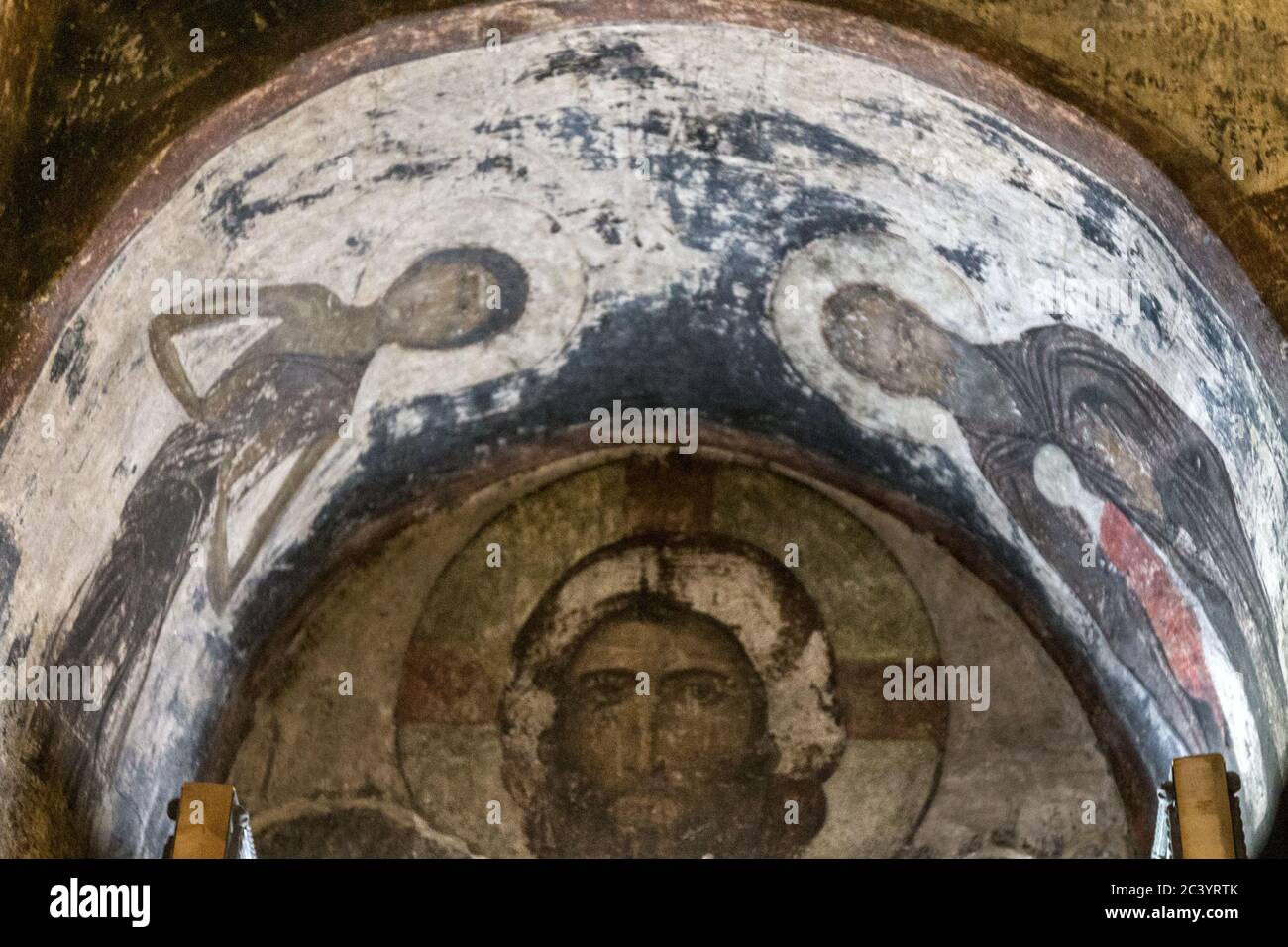 Image de Jésus au-dessus de l'entrée de l'intérieur de l'église, église de l'Assomption ville découpée en roche et monestary de Vardzia (grottes), Géorgie du Sud, Tromané Banque D'Images