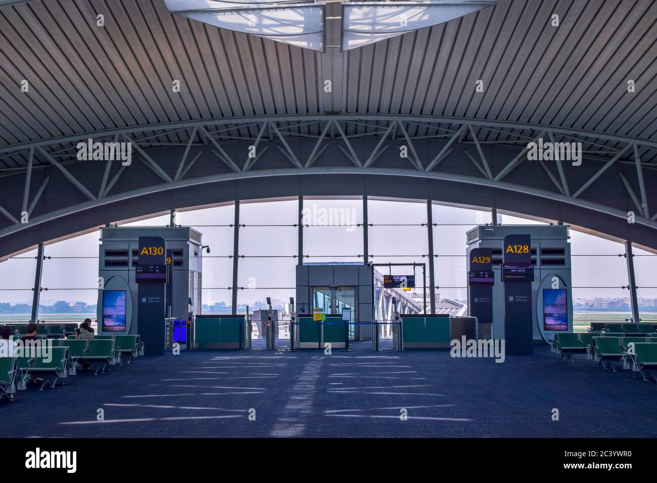 Guangzhou, CHINE - 10 juin 2020 : intérieur de l'aéroport international de Guangzhou Baiyun, qui est le principal aéroport de Guangzhou, la capitale du Guangdong Banque D'Images