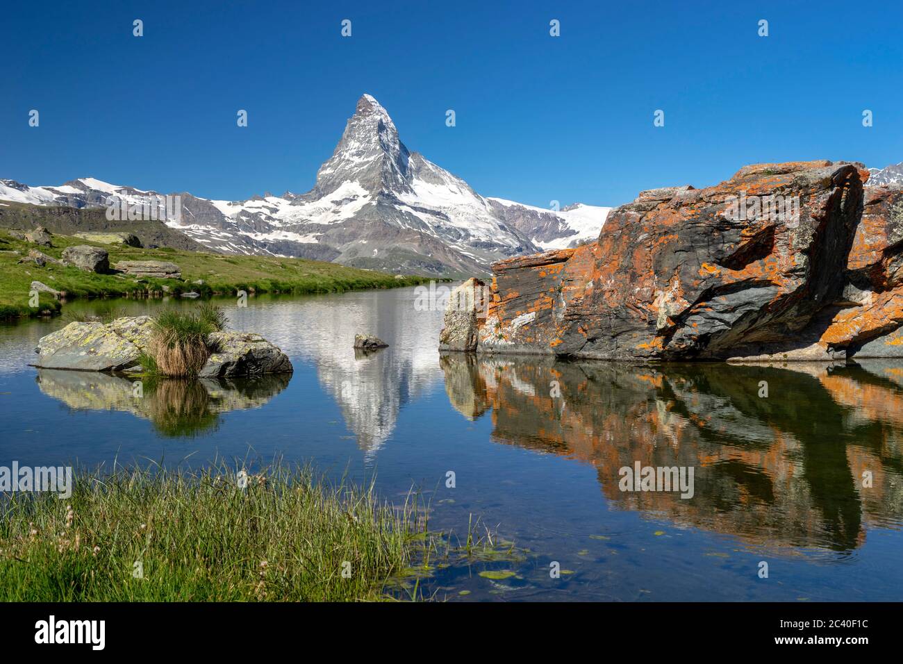 DAS Matterhorn hinter dem Stellisee, Zermatt, Kanton Wallis Banque D'Images