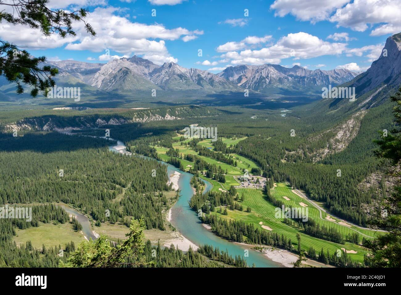Vue aérienne de la vallée de la rivière Bow depuis la montagne tunnel, parc national Banff, Alberta, Canada Banque D'Images