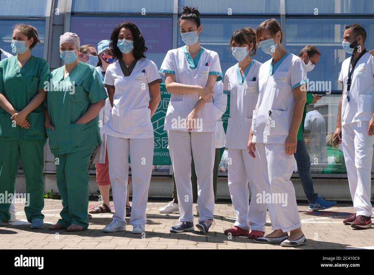 Bruxelles, Belgique. 23 juin 2020. Les travailleurs de la santé participent à une manifestation appelant à de meilleures conditions de travail à l'hôpital d'Ixelles. Crédit: ALEXANDROS MICHAILIDIS/Alay Live News Banque D'Images