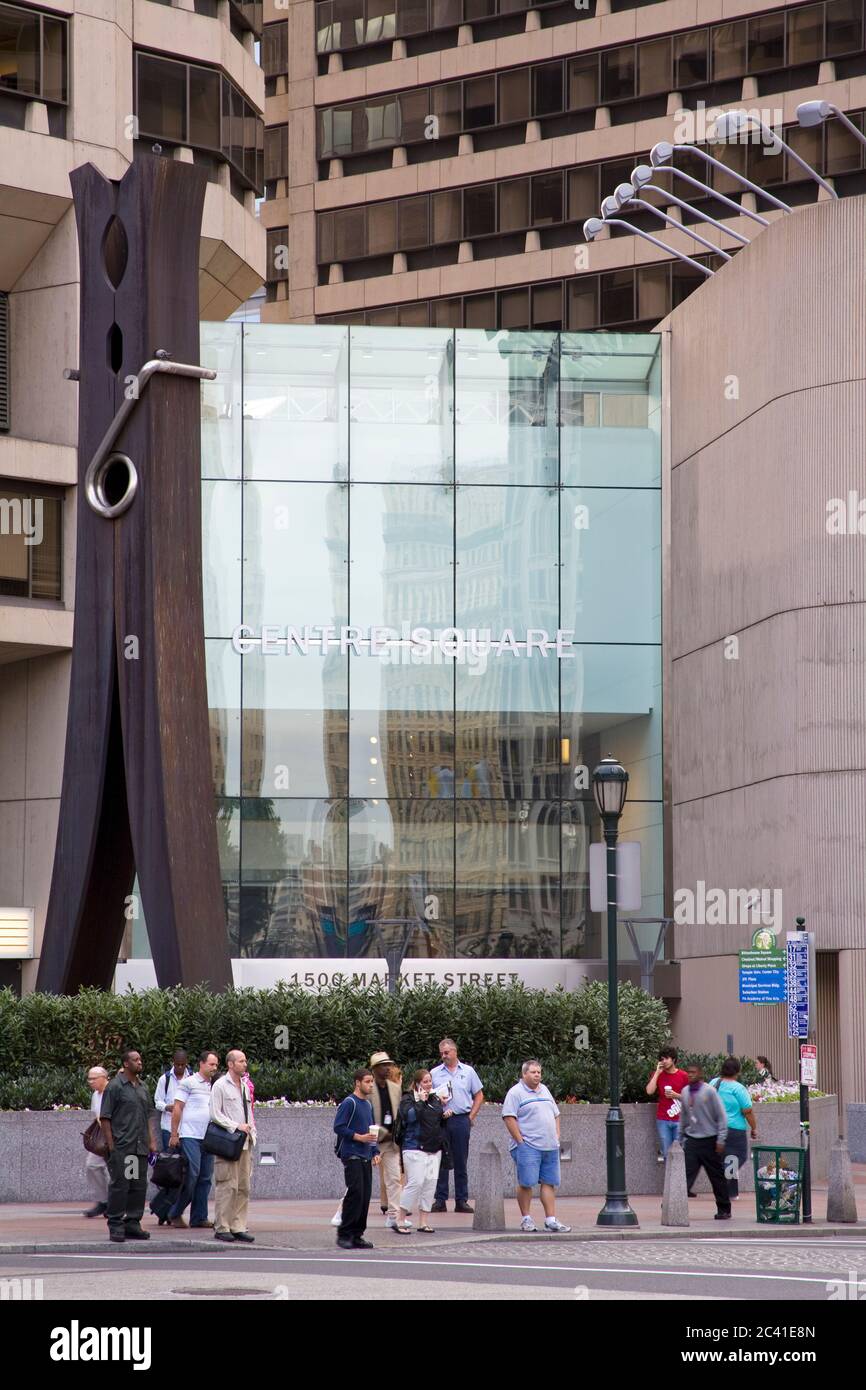 Clothespin Sculpture de Claes Oldenburg à Center Square, Philadelphie, Pennsylvanie, Etats-Unis Banque D'Images