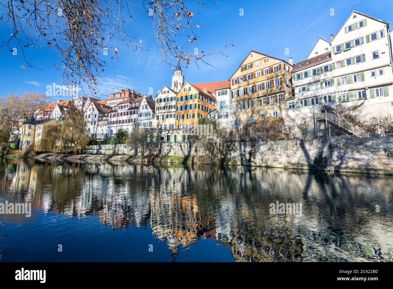 Bâtiments historiques pittoresques au bord de l'eau de la vieille ville de Tübingen, Allemagne Banque D'Images