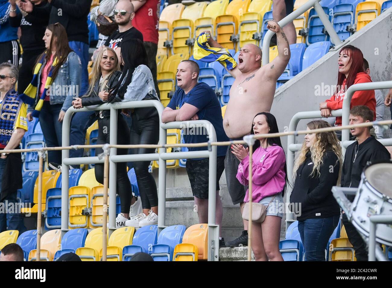 Fans lors du match polonais Ekstraklasa entre Arka Gdynia et Zaglebie Lubin au City Stadium.(score final ; Arka Gdynia 3:2 Zaglebie Lubin) Banque D'Images