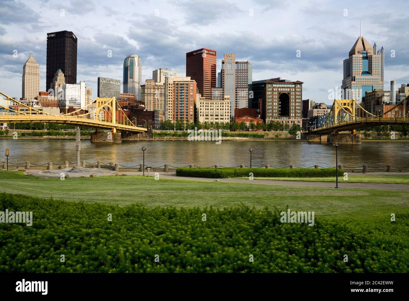 Pont Andy Warhol (pont de la 7e rue) et rivière Allegheny, Pittsburgh, Pennsylvanie, États-Unis Banque D'Images