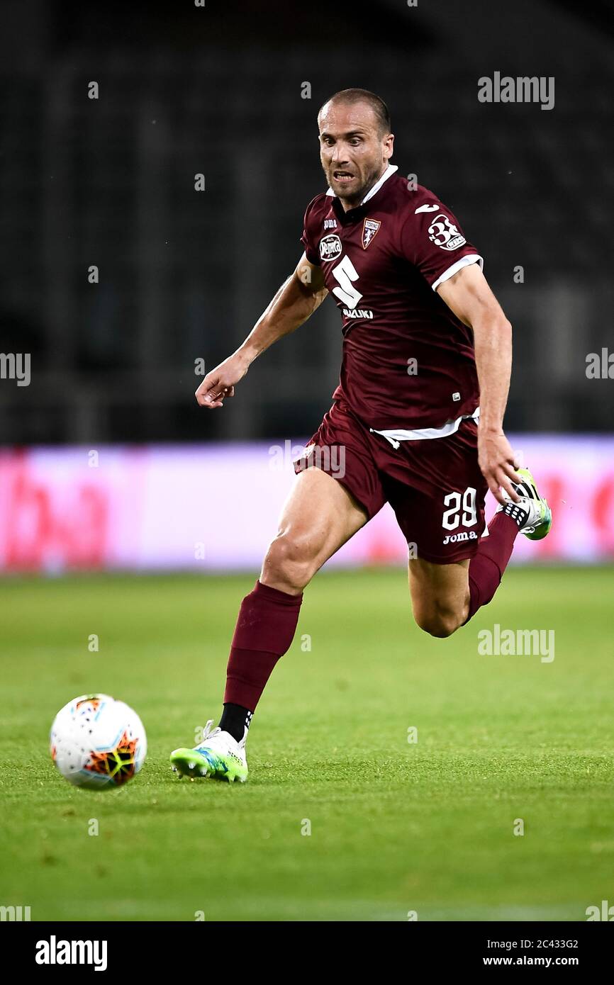 Turin, Italie. 23 juin 2020. TURIN, ITALIE - 23 juin 2020 : Lorenzo de Silvestri du FC de Turin en action pendant la série UN match de football entre le FC de Turin et le Calcio d'Udinese. (Photo de Nicolò Campo/Sipa USA) crédit: SIPA USA/Alay Live News Banque D'Images