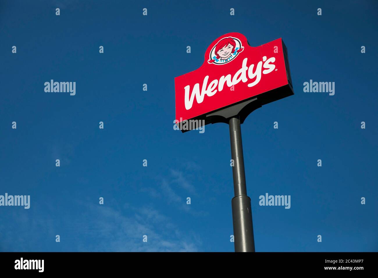 Un logo à l'extérieur d'un restaurant Wendy's à Hagerstown, Maryland, le 10 juin 2020. Banque D'Images