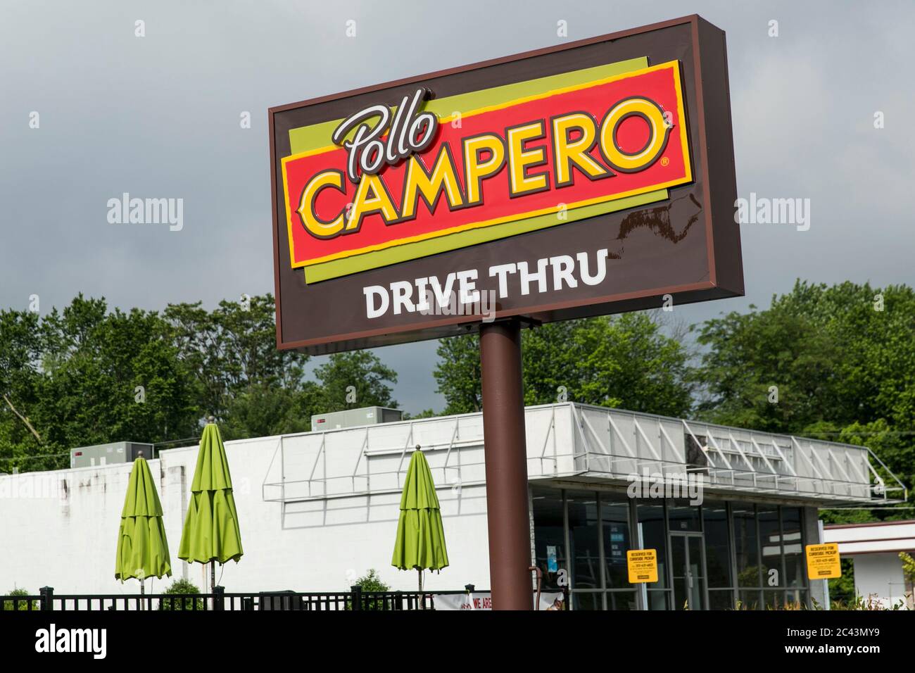 Un logo à l'extérieur d'un restaurant Polo Campero situé à Frederick, Maryland, le 10 juin 2020. Banque D'Images