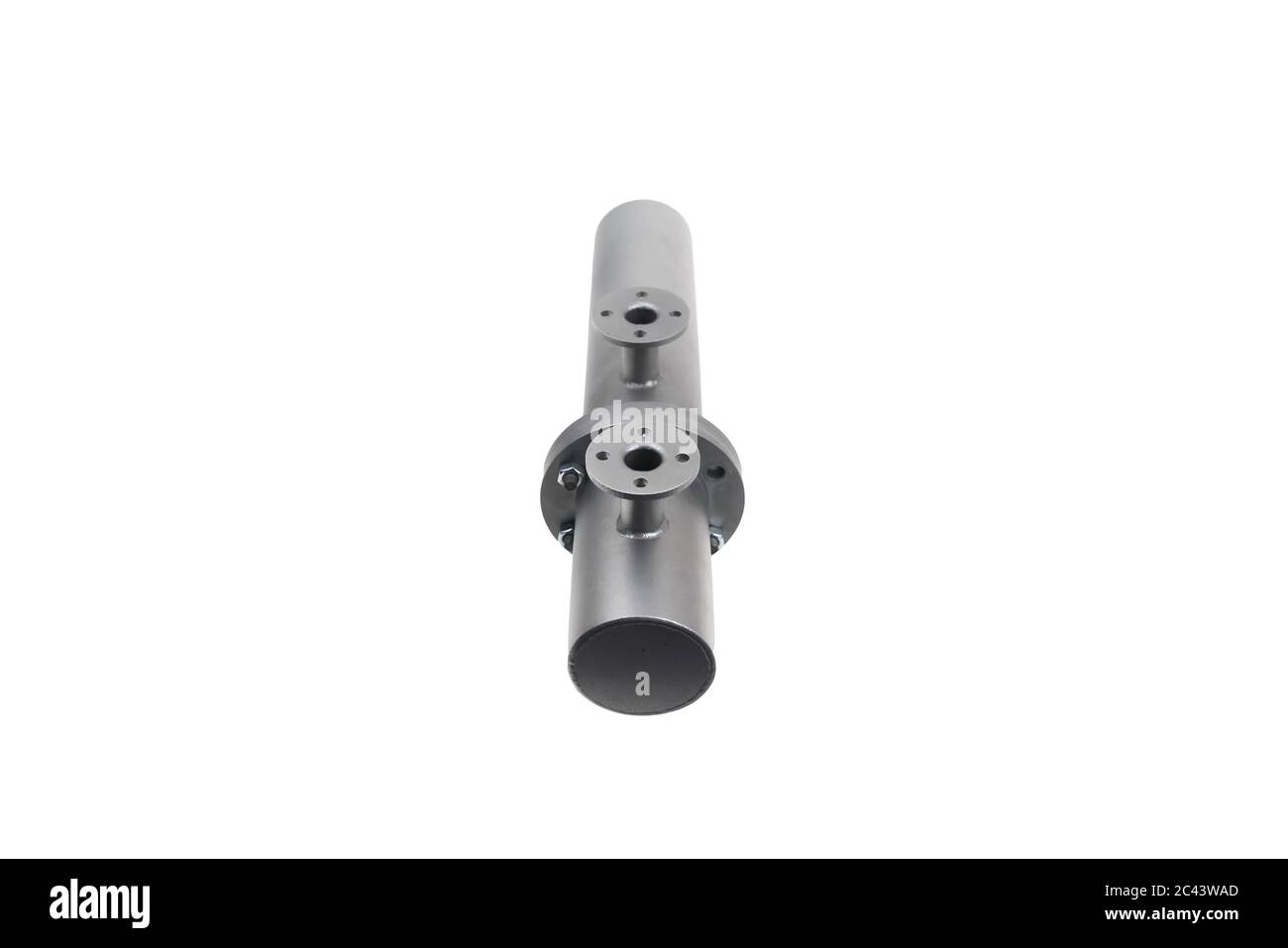 Échangeur thermique de la coque et du tube isolé sur fond blanc. Mise au point sélective. Banque D'Images