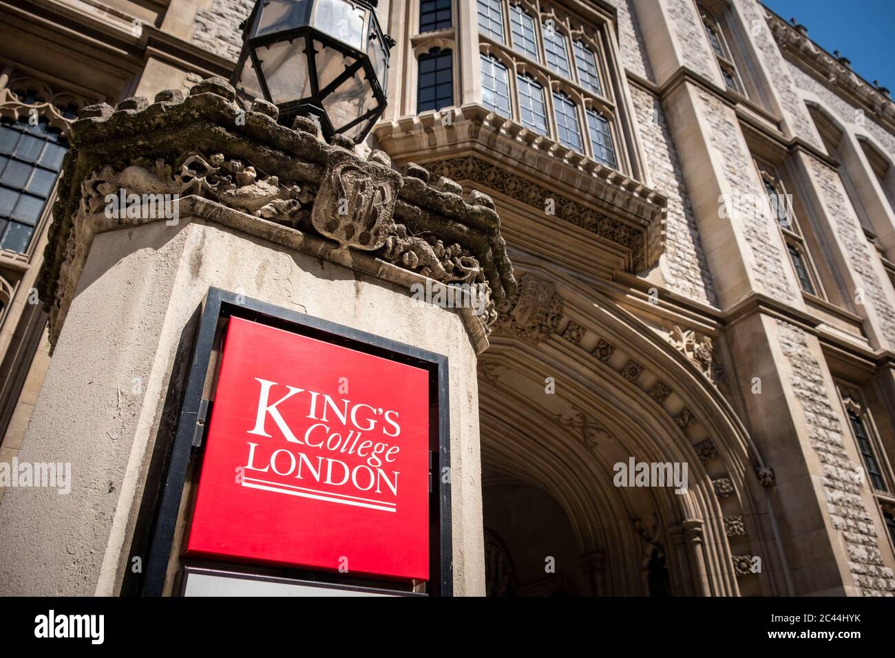 LONDRES- JUIN 2020 : King College London. Une université de recherche publique de renommée mondiale. Banque D'Images