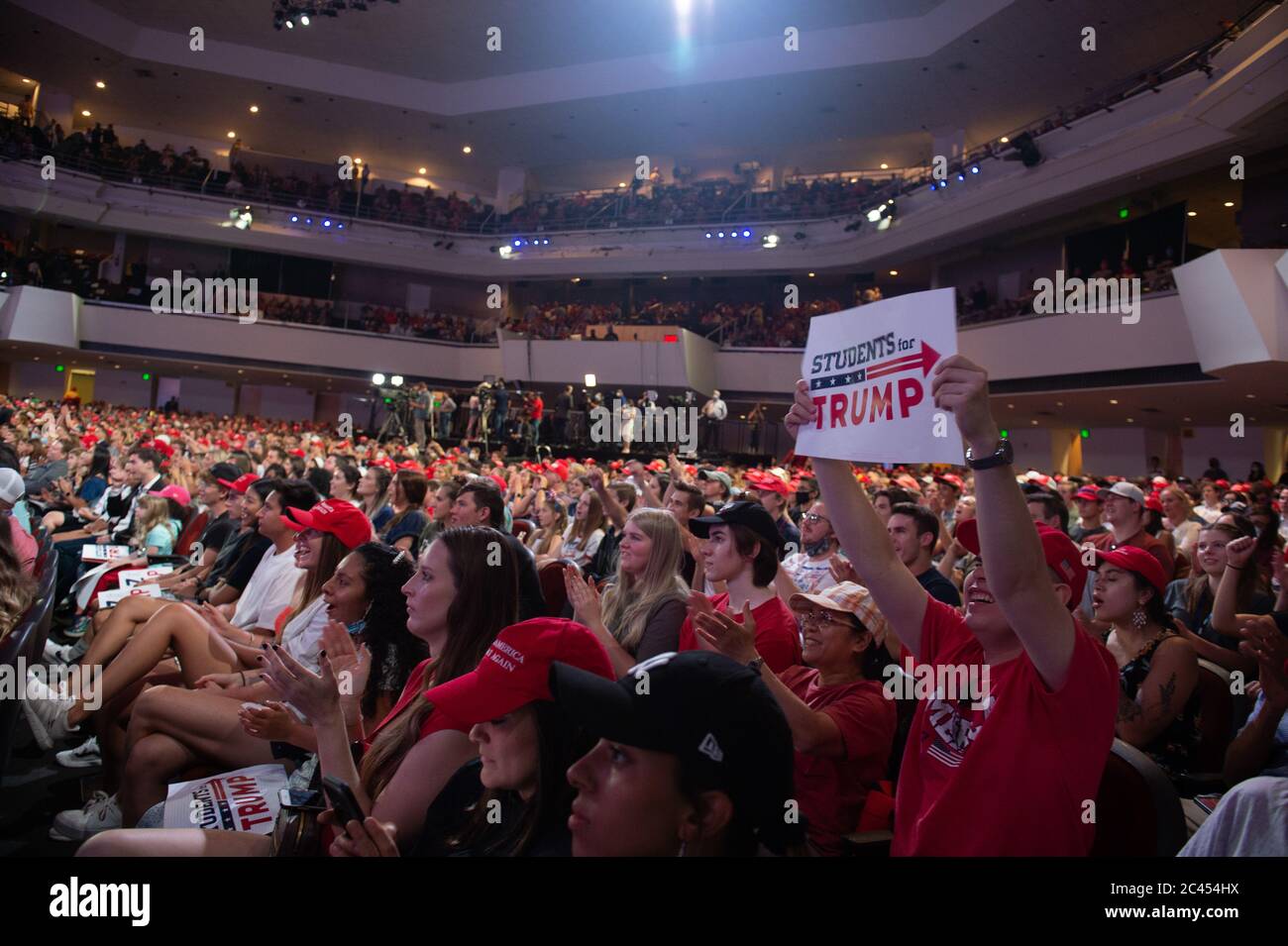 Phoenix AZ, États-Unis. 23 juin 2020. Étudiants de Trump à l'événement Turning point à l'église Dream City Church de Phoenix, Arizona, le 23 juin 2020. Banque D'Images