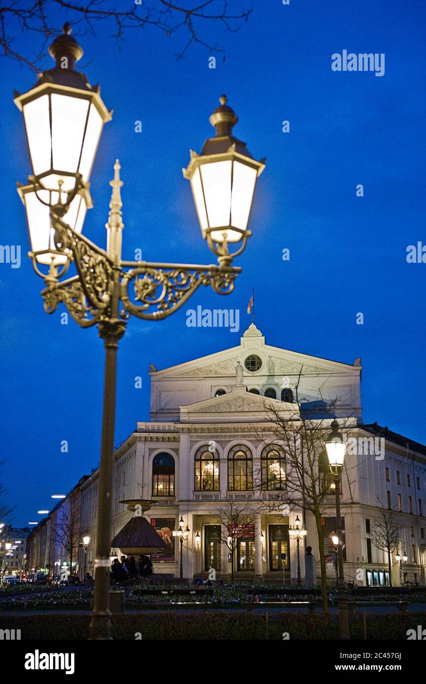 Gärtnerplatztheater de nuit, Munich, Bavière, Allemagne Banque D'Images