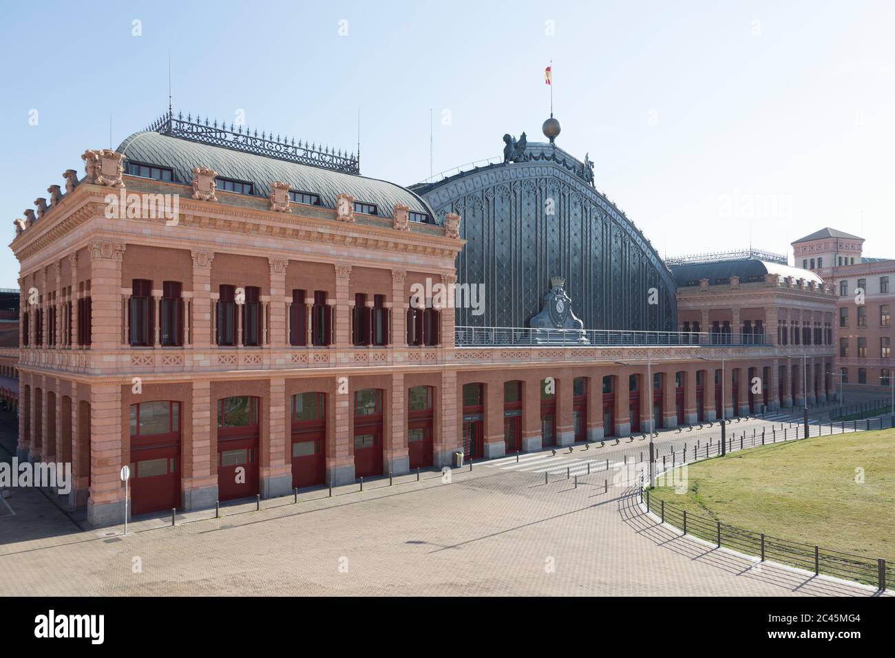 Vue de la station vide Atocha, Madrid, Espagne pendant la crise du virus Corona. Banque D'Images