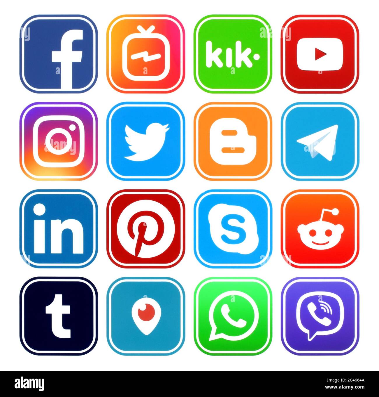 Kiev, Ukraine - 11 mars 2019: Ensemble d'icônes arrondies avec bordure blanche des médias sociaux imprimés sur papier: Pinterest, Twitter, Instagram, Facebook, LinkedI Banque D'Images