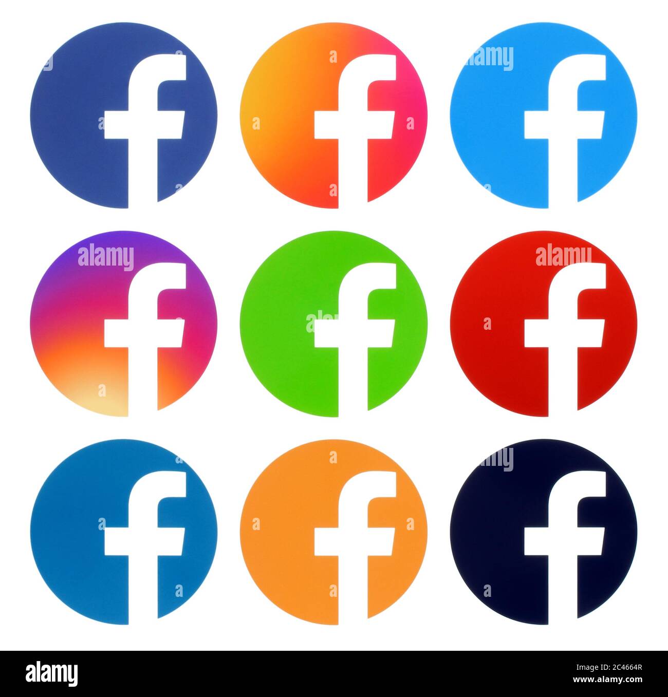 Kiev, Ukraine - Aplril 25, 2019: Collection de logos Facebook à tour de couleur, imprimé sur papier blanc. Facebook est un service de réseautage social bien connu Banque D'Images