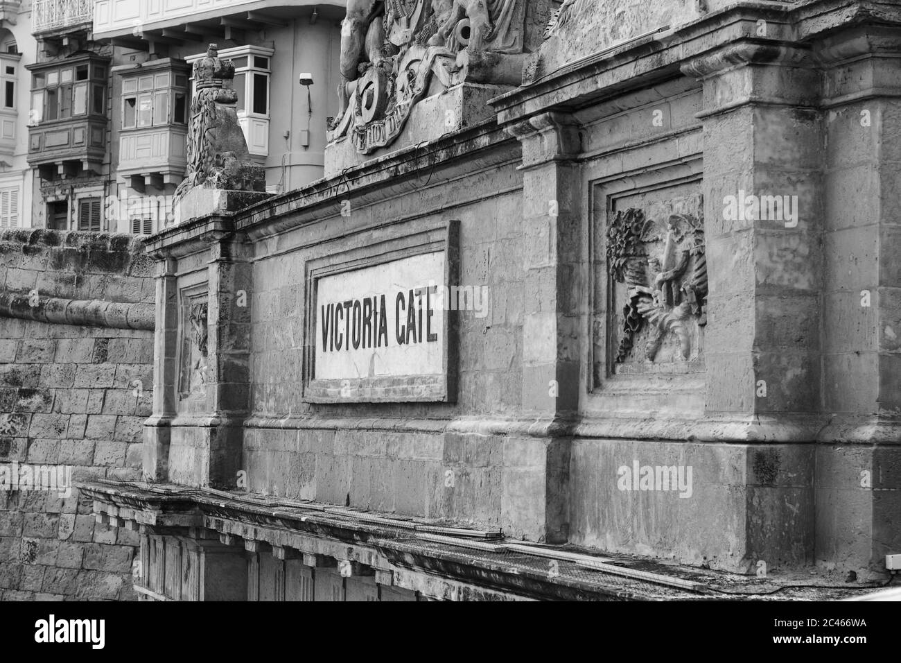 Photo en niveaux de gris de la porte Victoria à la Valette, Malte Banque D'Images