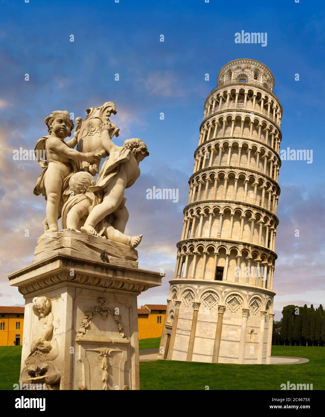 Vue sur la Tour de Pise, la Tour de la cloche, Piazza del Miracoli , Pise, Italie Banque D'Images
